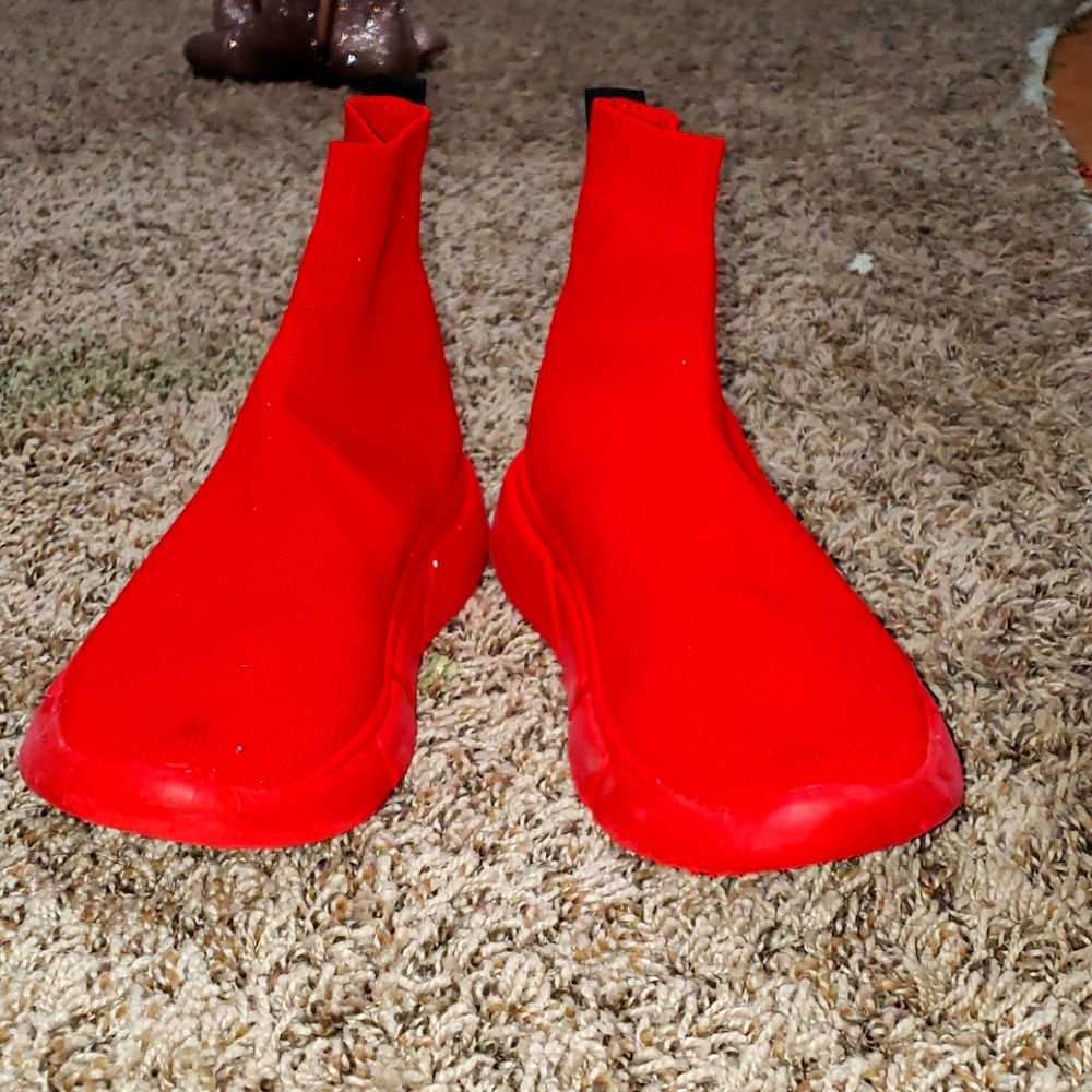 Sock shoes